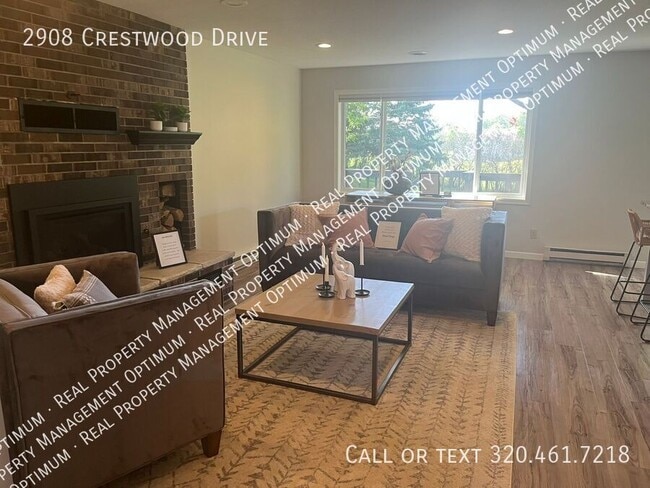 Building Photo - 2908 Crestwood Dr NE