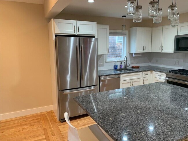 Building Photo - 33 Dennison St