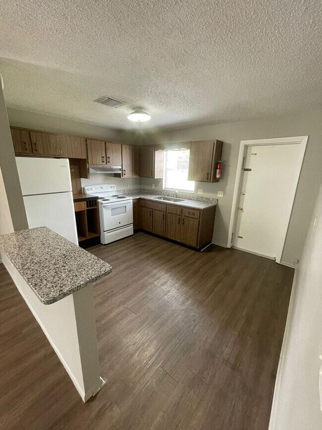 Building Photo - Nekoma Ave