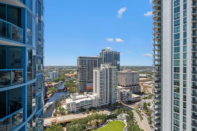 Building Photo - 333 Las Olas Way