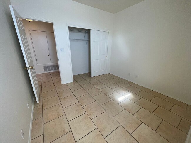 Building Photo - 4300 Saddlewood Trail SE
