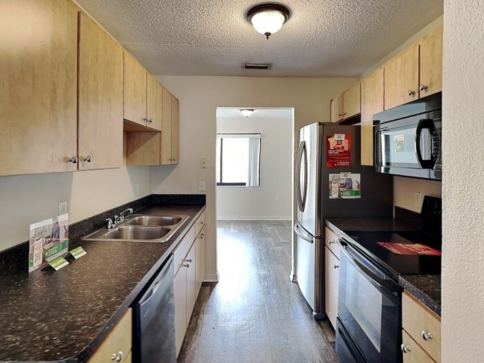 Building Photo - 7527 Atherton Ave