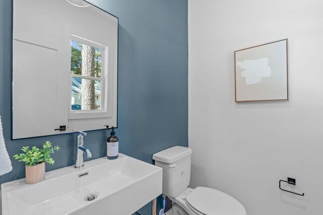 Building Photo - 5057 Lundy Dr