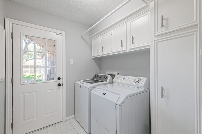 Building Photo - 20506 Park Pine Ln