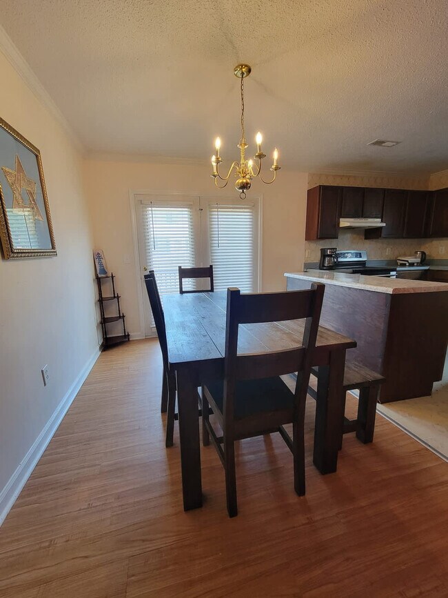 Building Photo - 305 Humble Rd