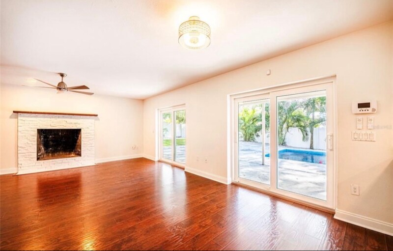 Building Photo - 1599 Brae-Moor Ln