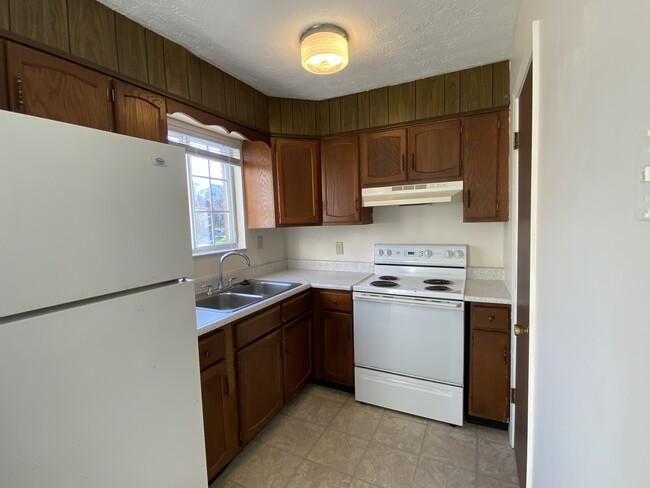 Building Photo - 5033 W Pea Ridge Rd