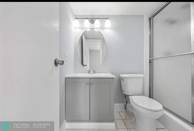 Building Photo - 6100 S Falls Cir Dr