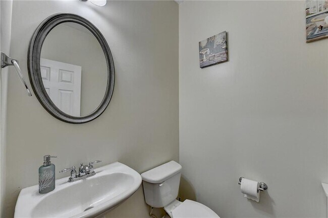 Building Photo - 2602 Pierce Brennen Ct NE