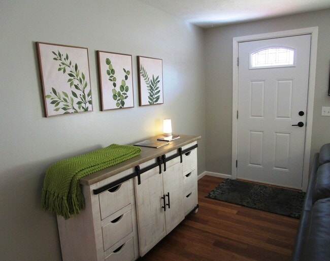 Building Photo - Charming  Furnished 3 bedroom Home in Whitefish