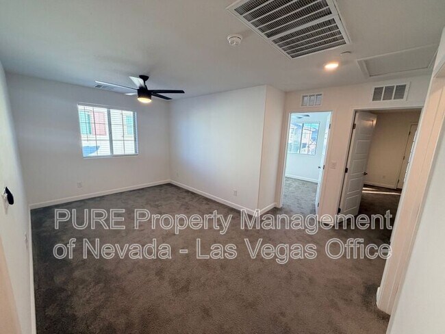 Building Photo - 815 Watford Pl