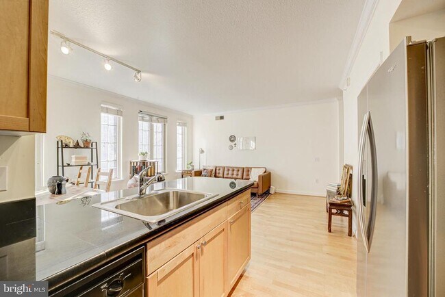 Building Photo - 1441 Rhode Island Ave NW