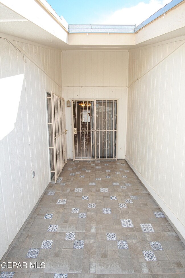 Building Photo - 1553 Rebecca Ann Dr