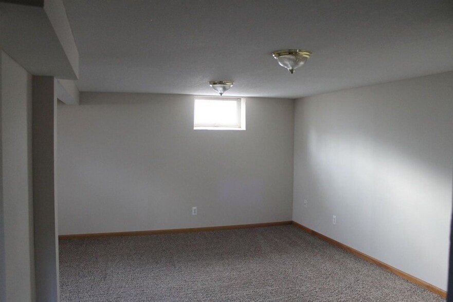 Building Photo - 786 Sanburnol Dr NE