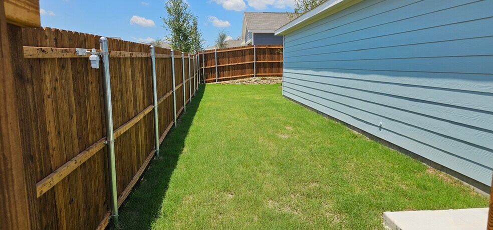Building Photo - 9205 Grackle Pl