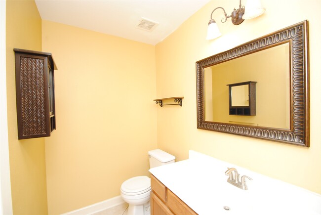 Building Photo - 1625 Townhome Ln