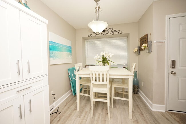 Building Photo - 1503 Green Acres Blvd