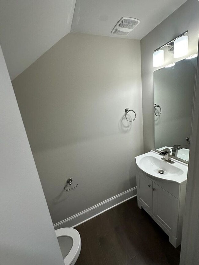 Building Photo - **Charming 3-Bedroom Home in Peaceful Stan...