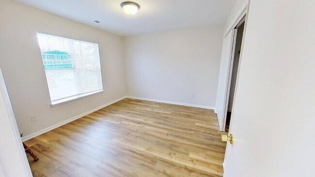 Building Photo - 2 bedroom in Burgaw NC 28425