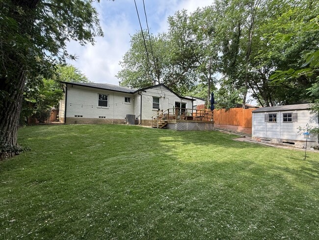 Building Photo - 2711 Avon St