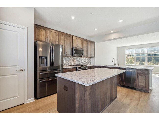 Building Photo - 6993 Huckleberry Dr