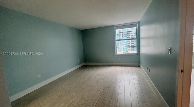 Building Photo - 2899 Collins Ave