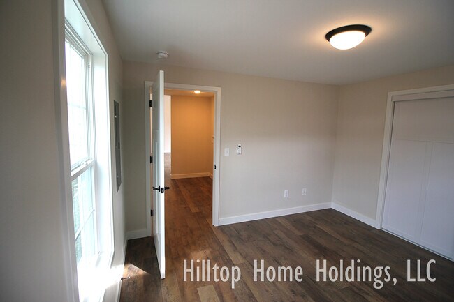Building Photo - 27 Hilltop Rd