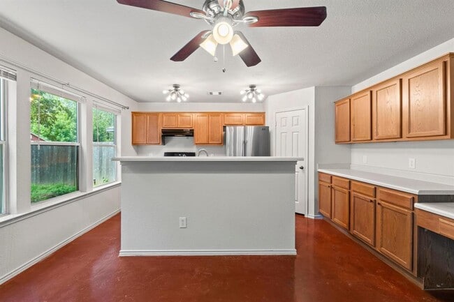 Building Photo - 4608 Acers Ln