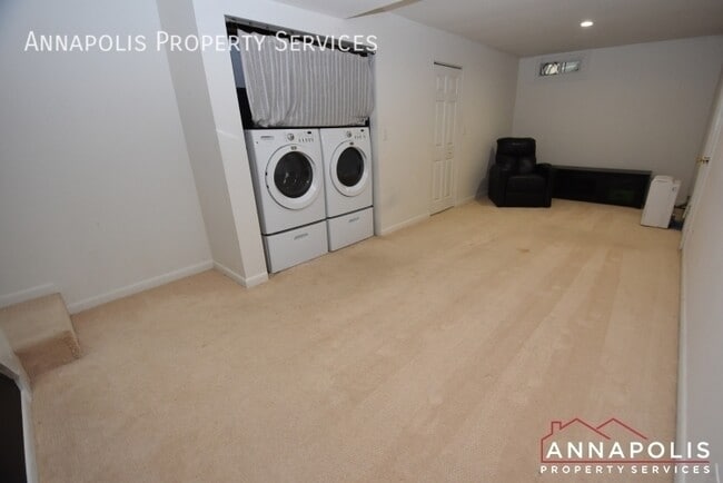 Building Photo - 449 Alfreton Ct