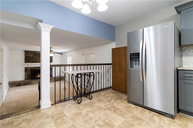 Building Photo - 888 Chartley Dr SW