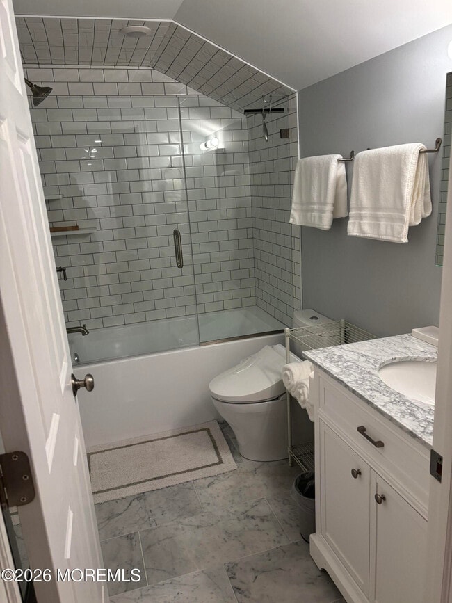 Building Photo - 802 7th Ave