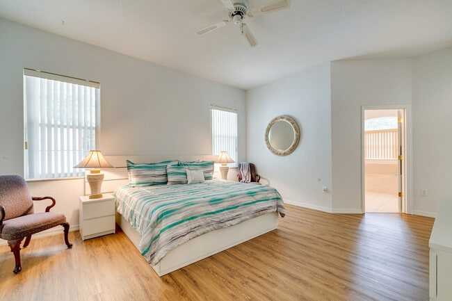 Building Photo - 9939 SW 203rd Cir