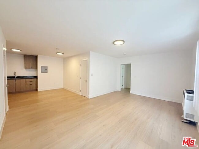 Building Photo - 953 Westmoreland Ave
