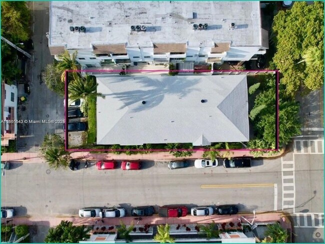 Building Photo - 1001 7th St