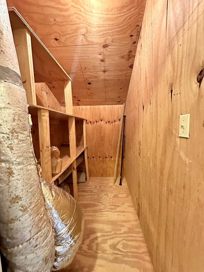 Additional Storage - 304 S French Quarter Dr