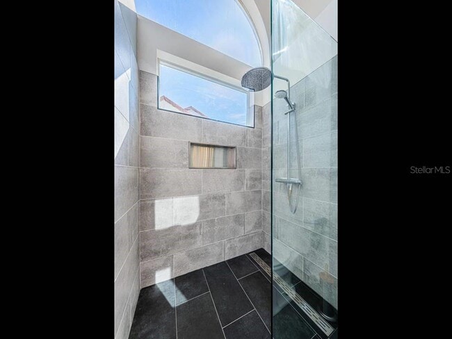 Building Photo - 6151 Bahia Del Mar Blvd S