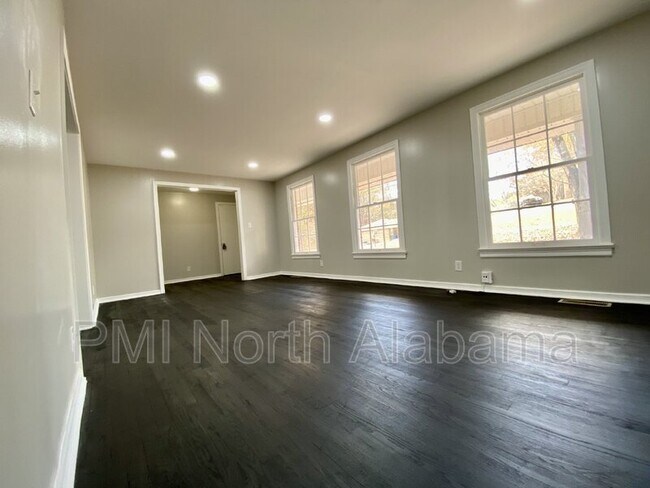 Building Photo - 69 E Lakeside Dr