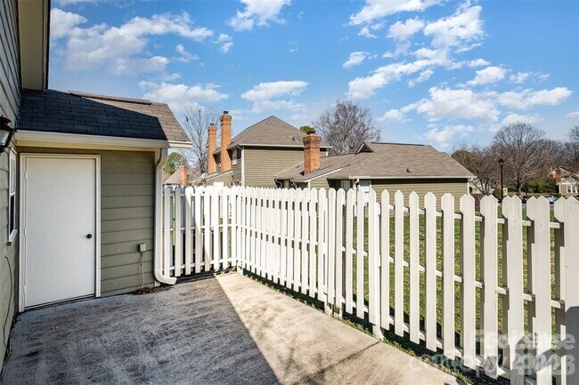 Building Photo - 2745 Von Thuringer Ct