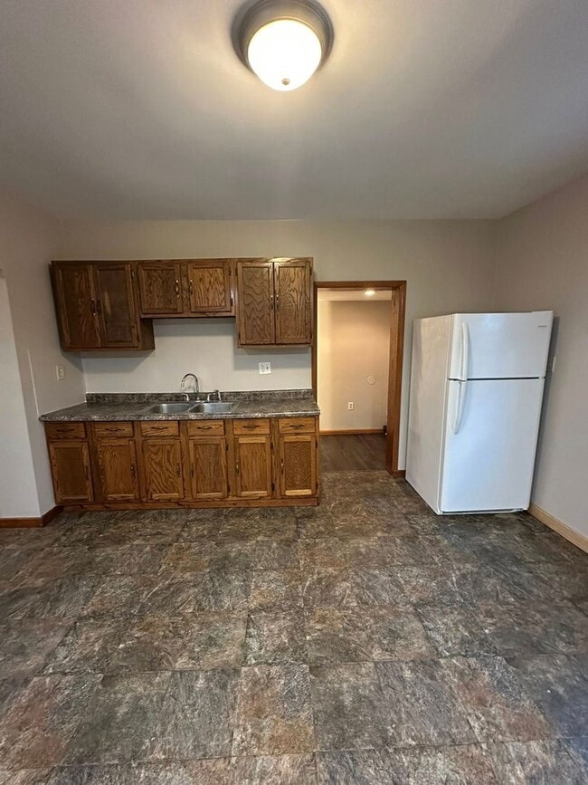 Building Photo - Beautiful newly remodeled 2 bed - 2 full baths!!!