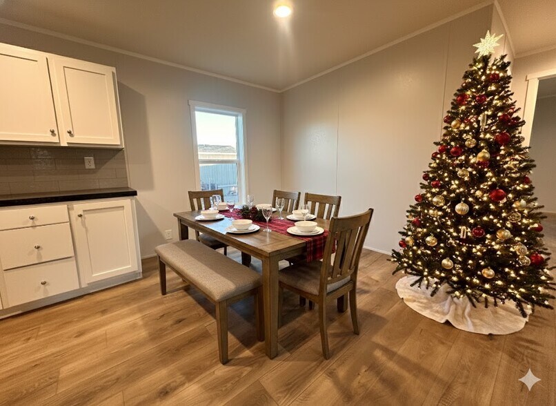 Building Photo - 18 Jubilee St