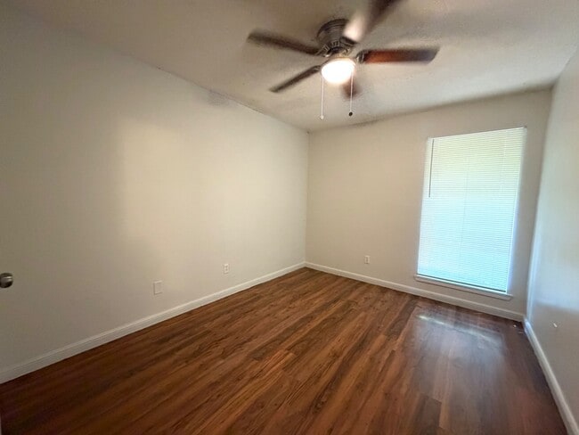 Building Photo - 506 Marigny Cir