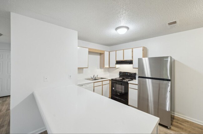 Building Photo - Enjoy the Holidays in Your New Home!