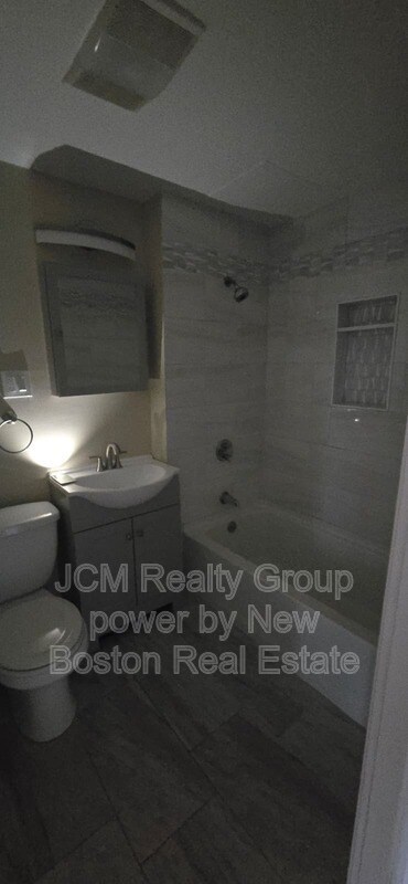 Building Photo - 86 Main St