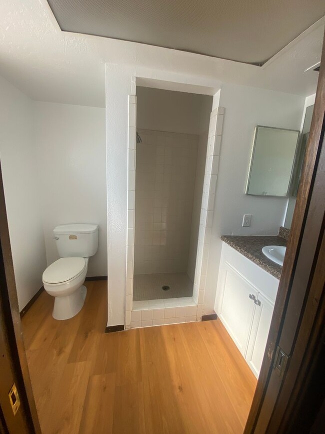Building Photo - 1733 Aspen Ave