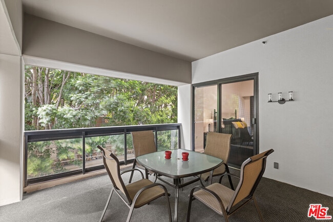 Building Photo - 10445 Wilshire Blvd