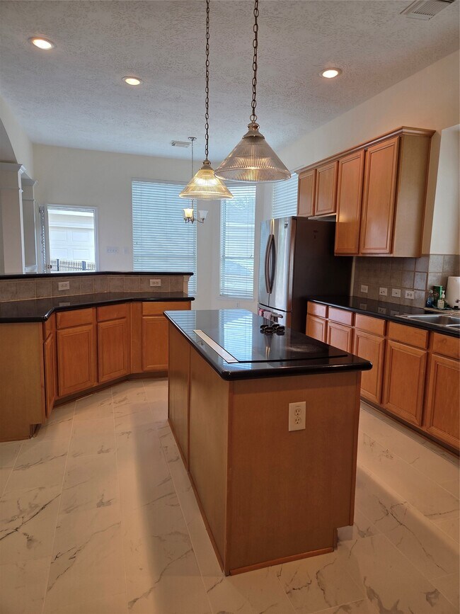 Building Photo - 4306 Lakeside Meadow Dr