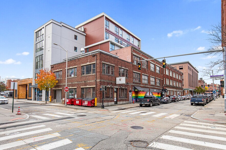 Building Photo - 123 Friendship St