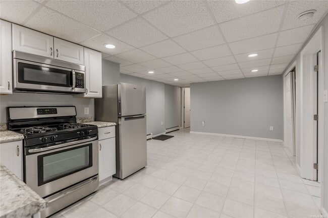 Building Photo - 648 Larkfield Rd