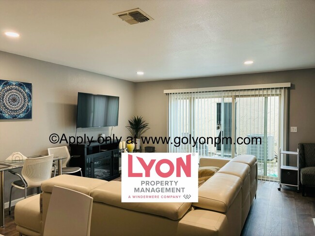 Building Photo - Gorgeous modern 2 bedroom/1.5 bath in Arde...