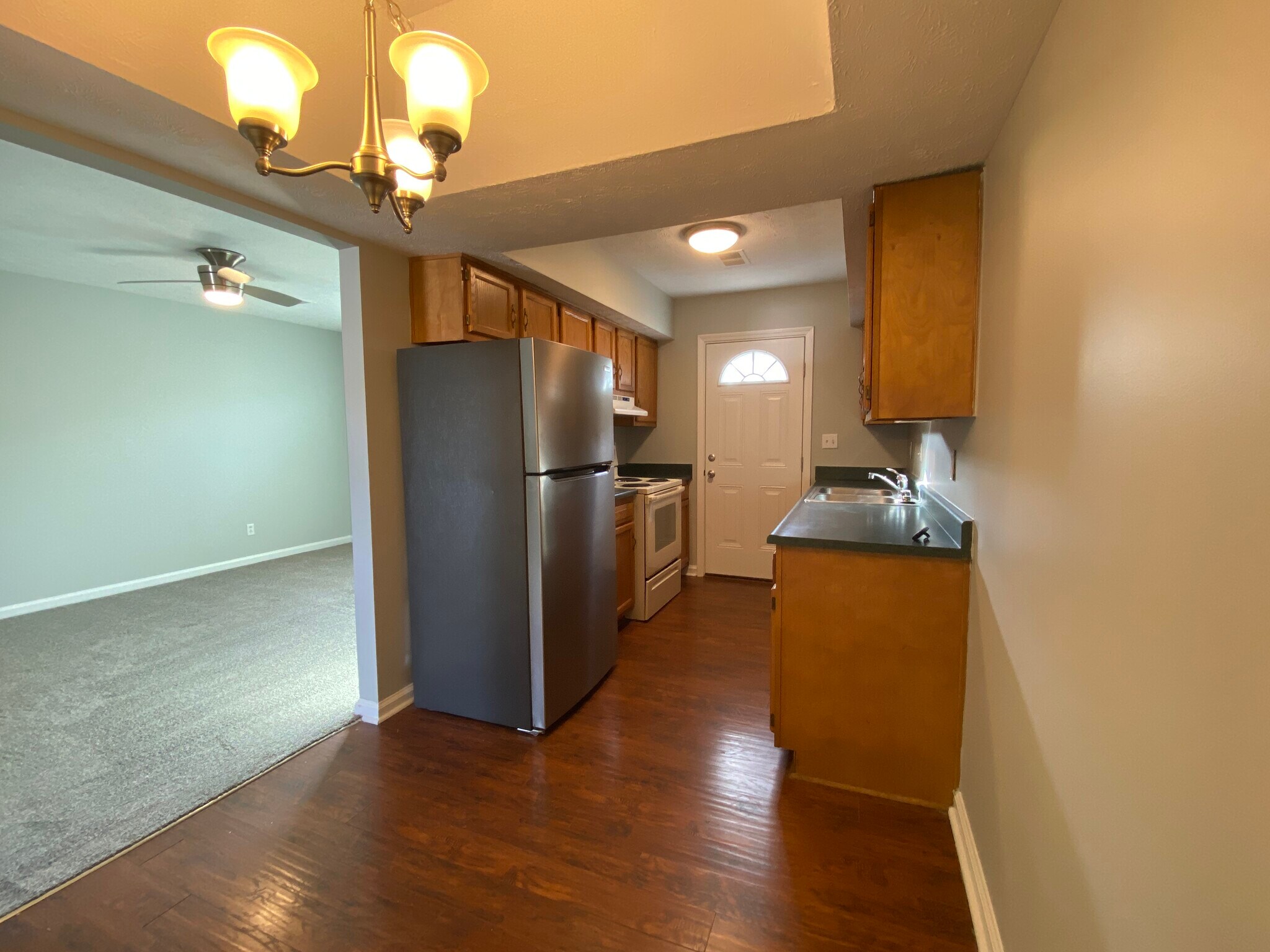 Building Photo - 218 Pinnacle Ct